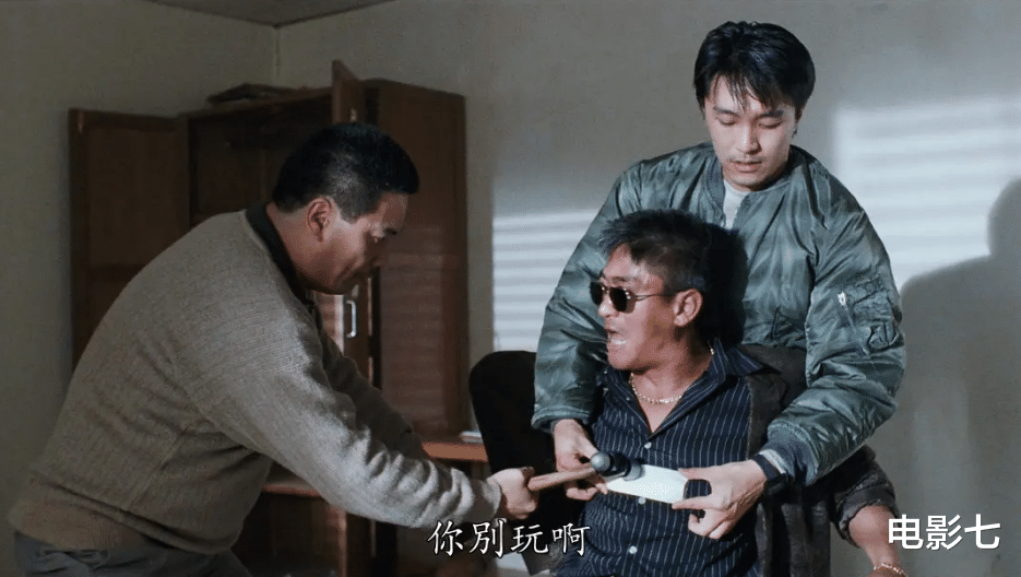 周星驰|请来两大女神，演员自降身价，这部港片模仿周星驰，票房仅300万