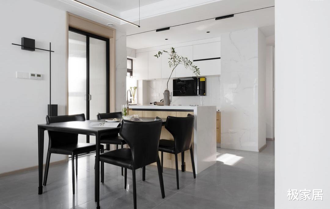 开放式的厨房设计,打通阻碍,让三代人更好的交流互动