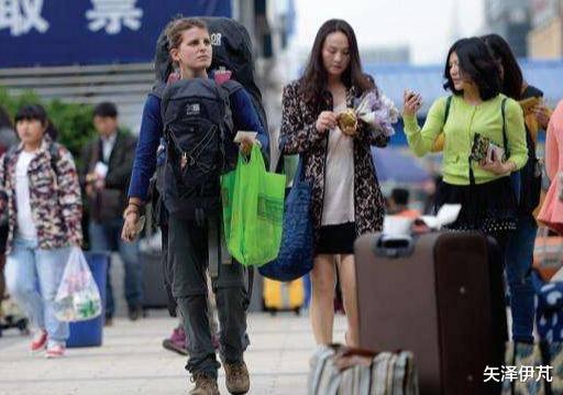 |欧美人出门旅游喜欢背包，而中国人喜欢拉箱子，你知道为何吗