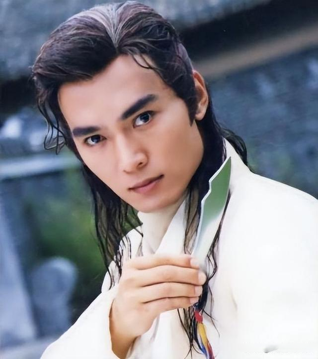 人到中年|这8位知名男星,年轻时迷倒万千女性,人到中年颜值大变样