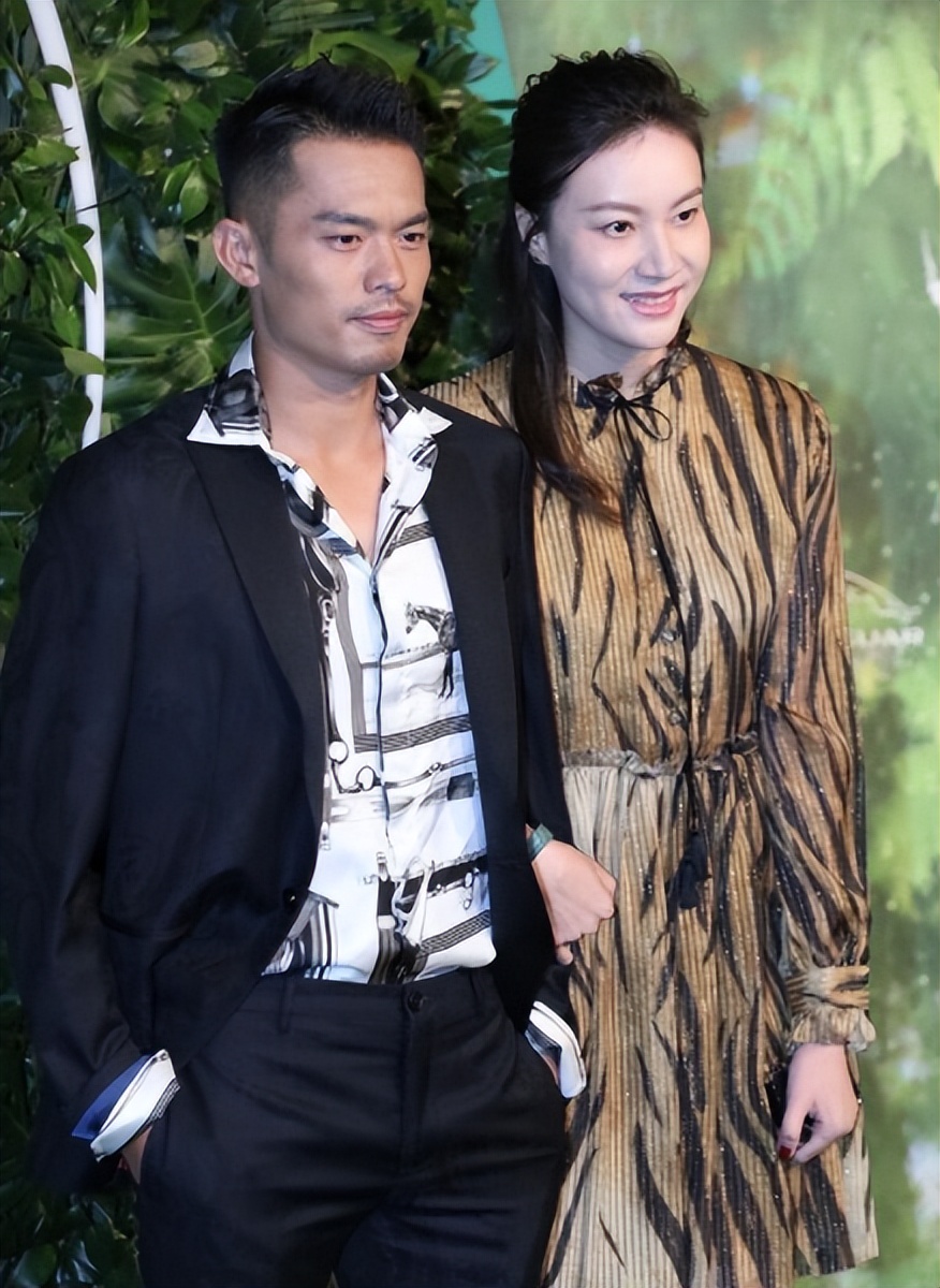 利物浦|谢杏芳一家沙滩玩乐！林丹皮肤黝黑成肌肉猛男，6岁儿子颜值好高