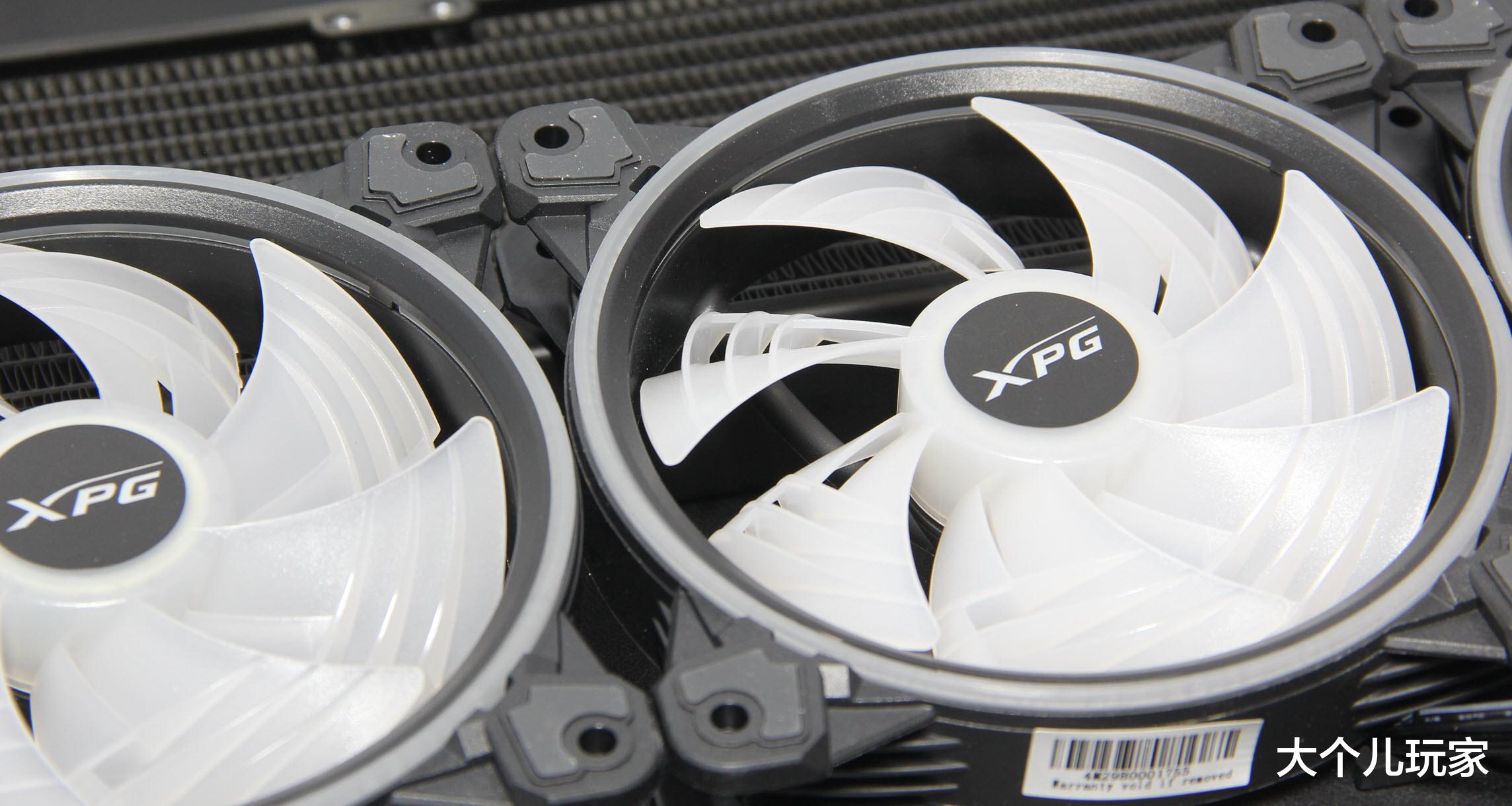 C++|“信仰装机”的真谛，颜值协调性远大于“大杂烩”的高定制电脑