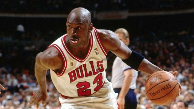 勇士队|美媒评NBA各时代最佳得分手：90乔丹，00科比，10无悬念
