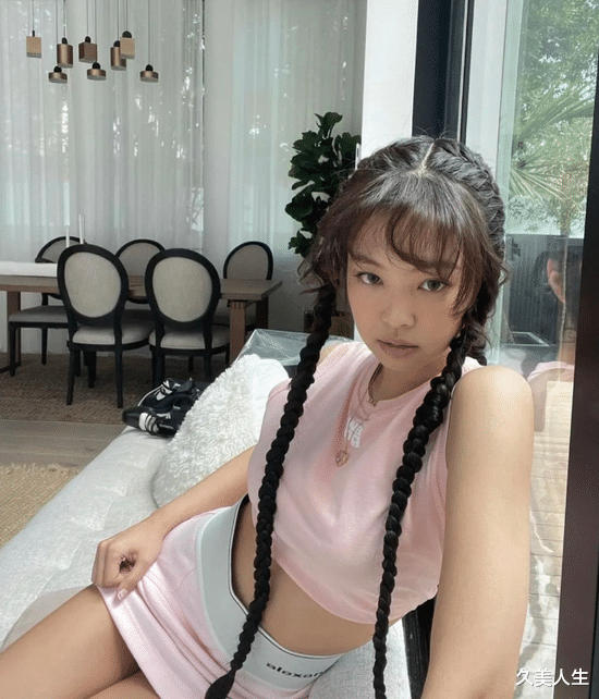 编发 夏日的氛围感 都被杨幂和Jennie的同款编发拿捏了！