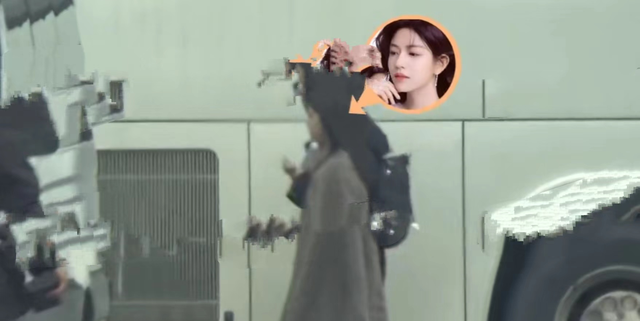 陈晓|陈晓探班陈妍希，酒店楼下大撒狗粮，女方脸上泛油浮肿状态差