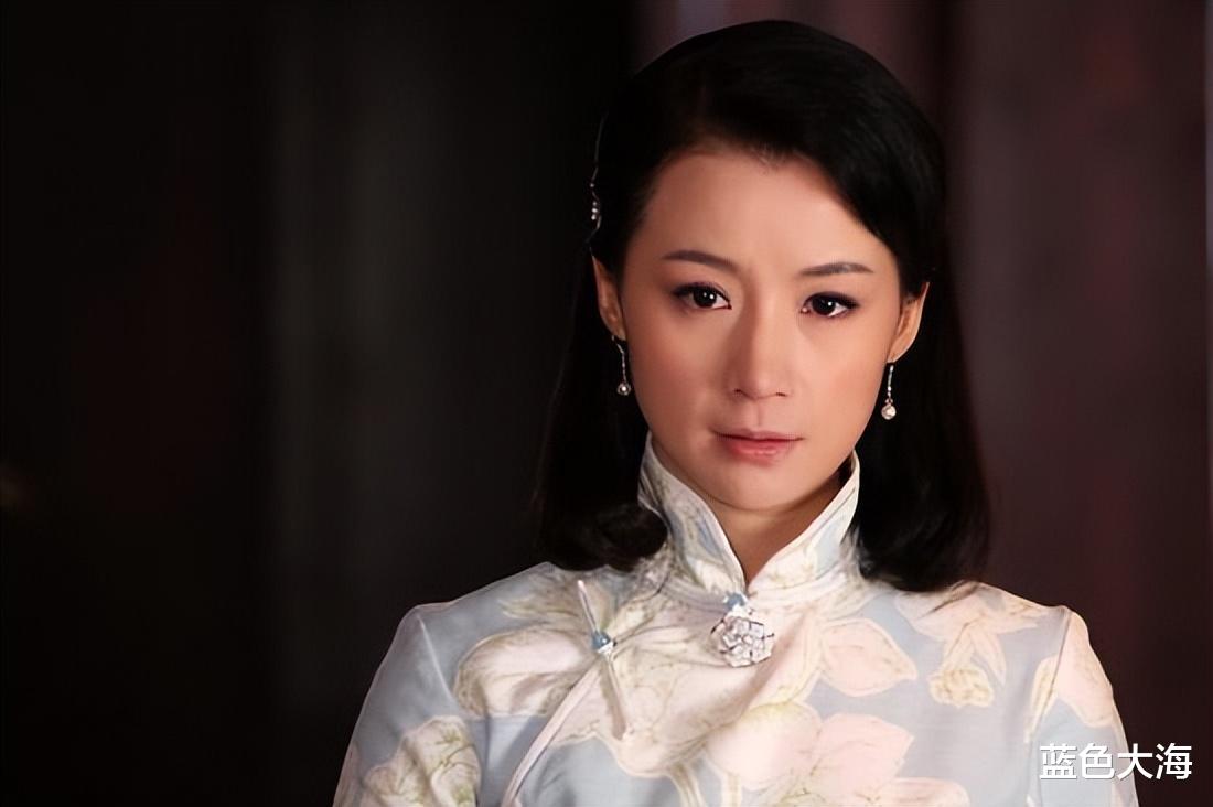 袁立|8位过气艺人现状：出门坐公交，卑微求工作