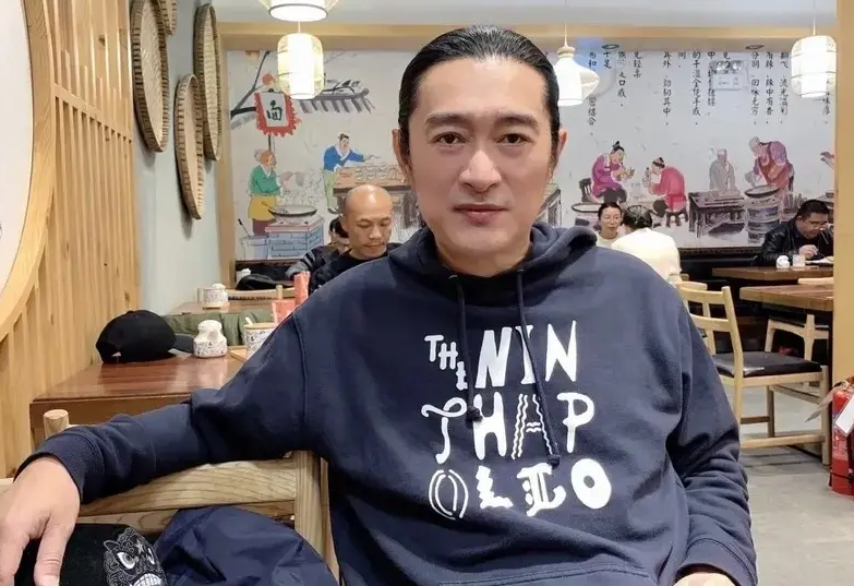 黄安|歌手黄安宣布戒掉了一个坚持40年的爱好，引来网友怒赞