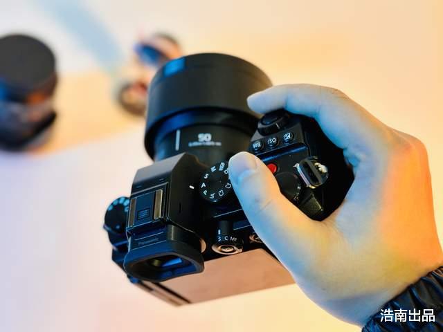 相机|1.2万松下S5微单开箱，双镜头组合，性价比最高全画幅相机？