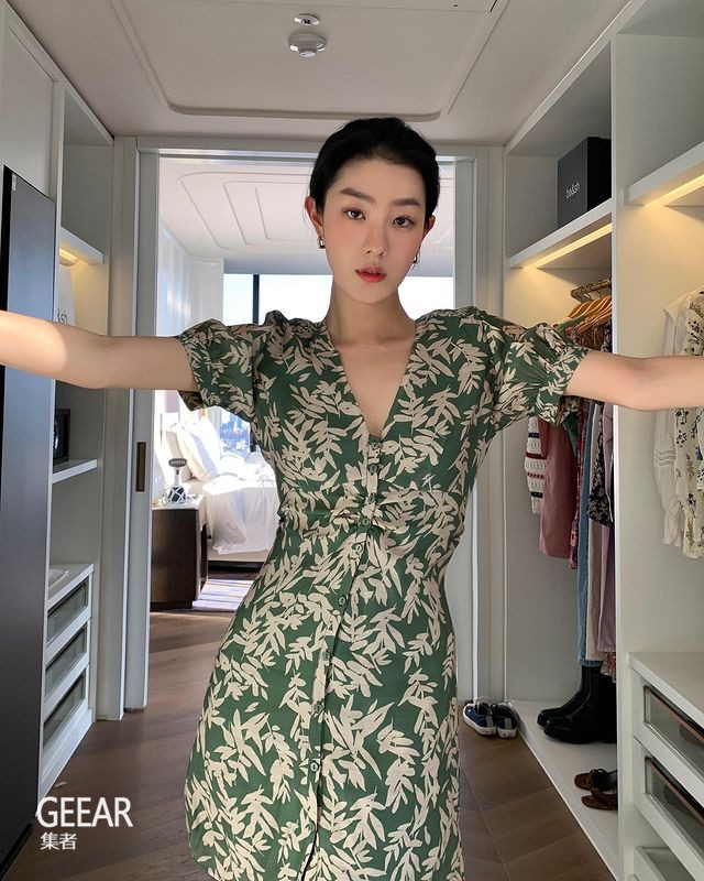 夏日显瘦穿搭：日本韩国女生，衣柜里都有这4样单品！