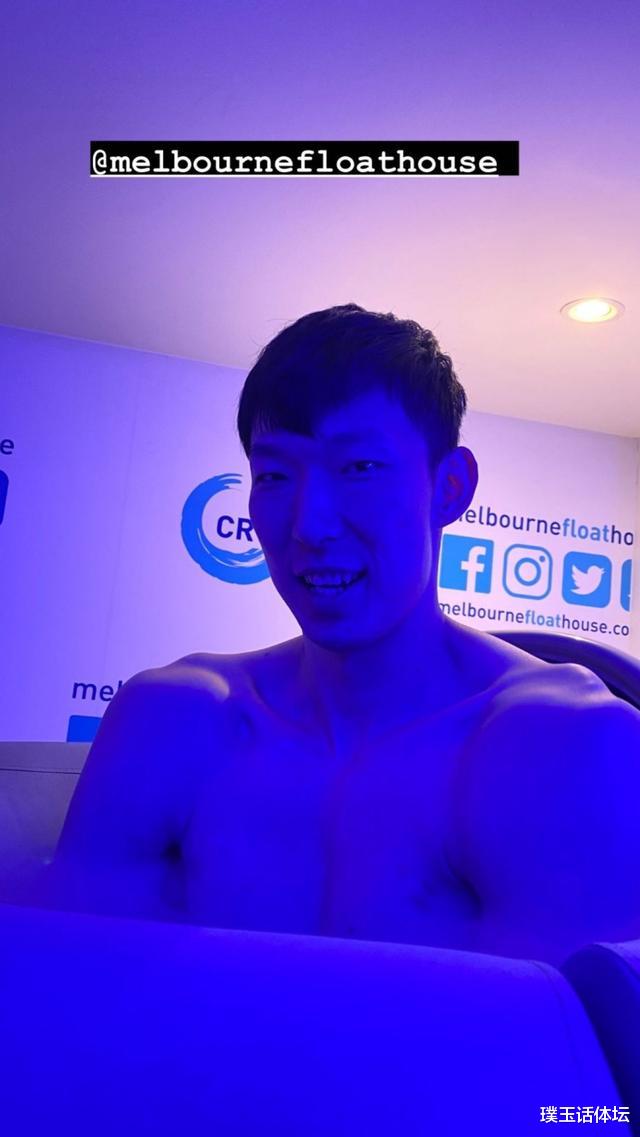 郭艾伦|三消息！周琦大秀腹肌，郭艾伦狂飙80分，高诗岩和女友连线秀恩爱