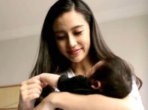 Angelababy|被问小海绵知道你们离婚吗？杨颖：他知道我们是爱他的！让人感动