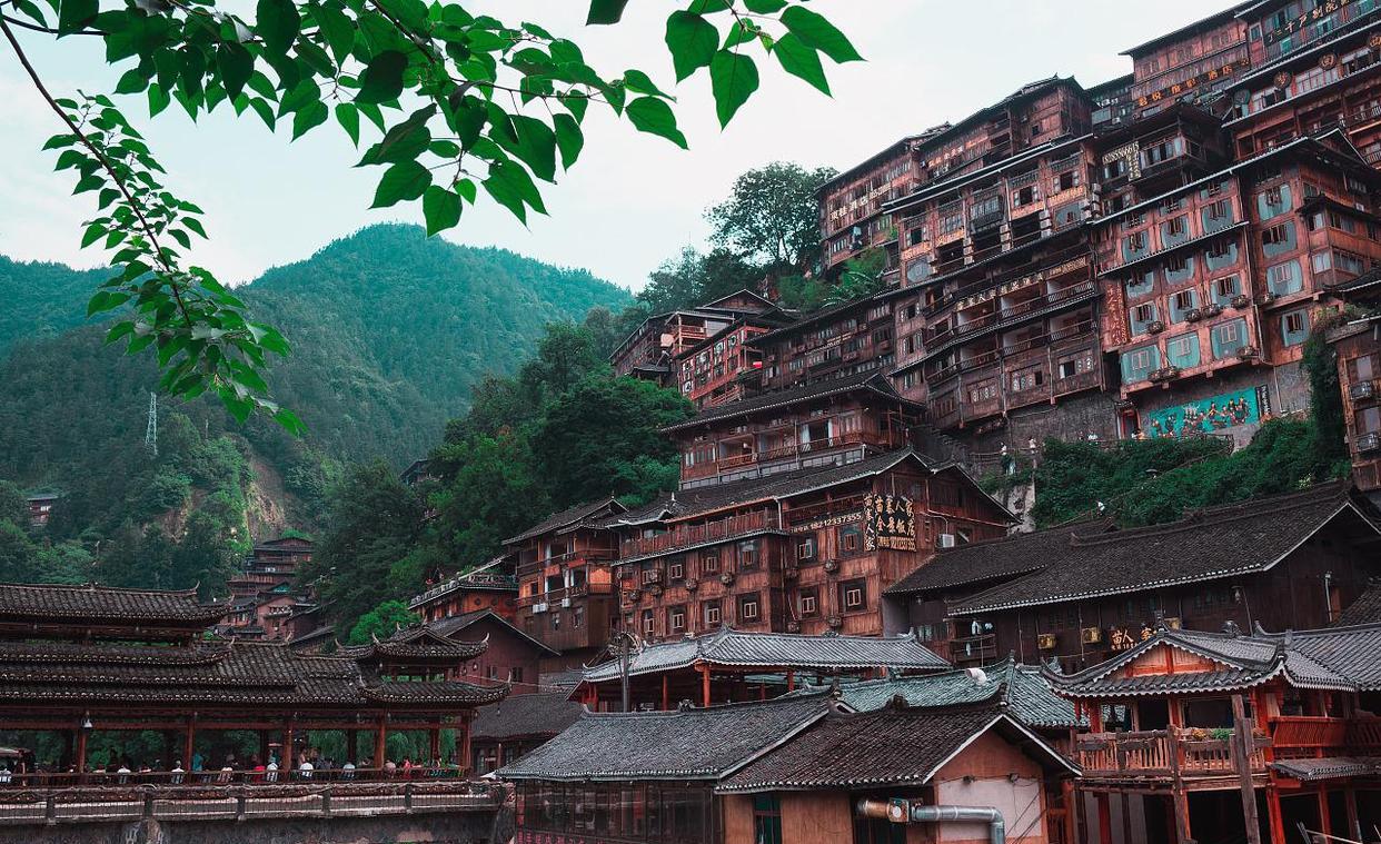 苗寨|国内又一景区被“除名”，游客吐槽：宰客太严重，食宿都贵的离谱