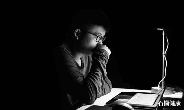 按摩|肾功能受损，往往离不开3大原因，趁早改正，或能保护肾脏