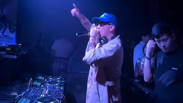 阿凡达2|53岁具俊晔夜店打碟努力搞钱，精疲力尽喘息不断，现场氛围不佳