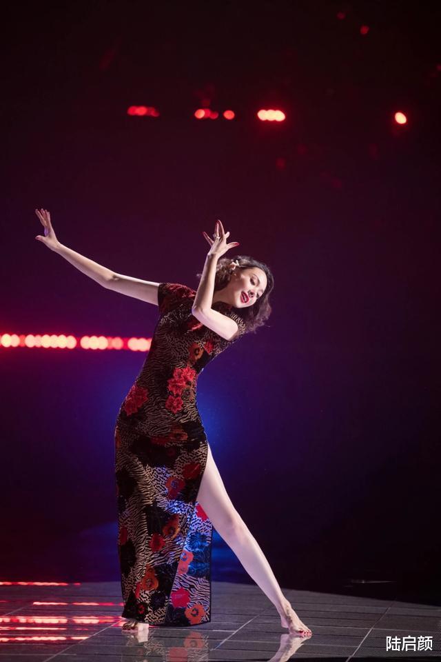 韦小宝|程莉莎45岁的脸和身材，都让25岁的我酸了