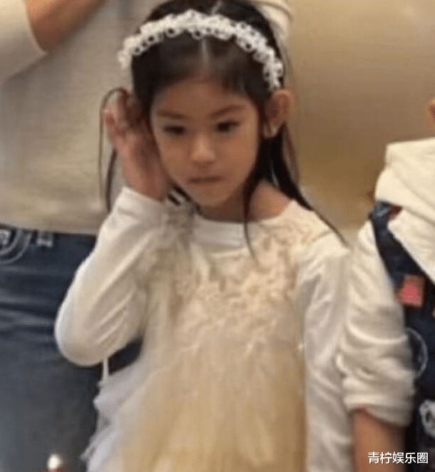 林心如|林心如女儿正脸照曝光,交友需谨慎,不然会带来很多麻烦