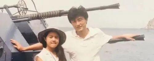 刘纯燕|央视反差最大的夫妻：最严肃“国脸”娶了“金龟子”，处处不般配，却恩爱34年