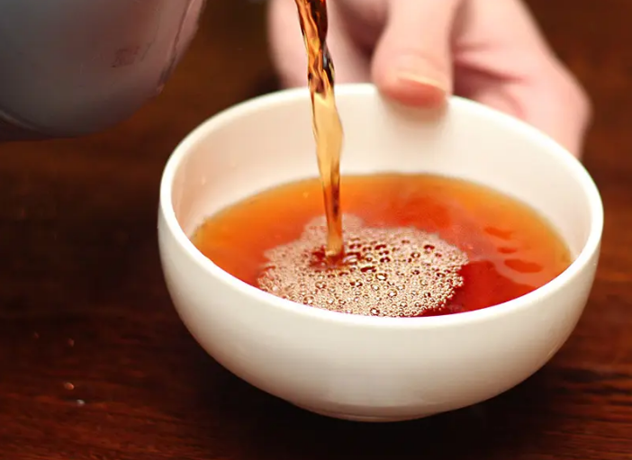 黄酒流传千年之久，曾也是家喻户晓的国酒，为何后来被白酒替代？