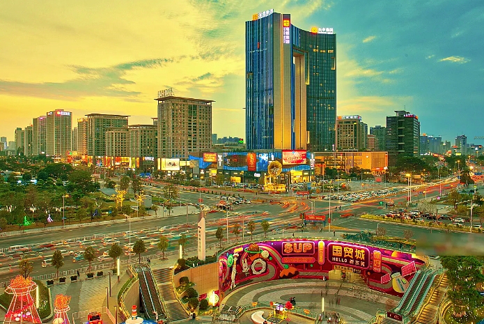 露营|广东省南部的地级市，被誉为旅游的理想之地，靠近深圳