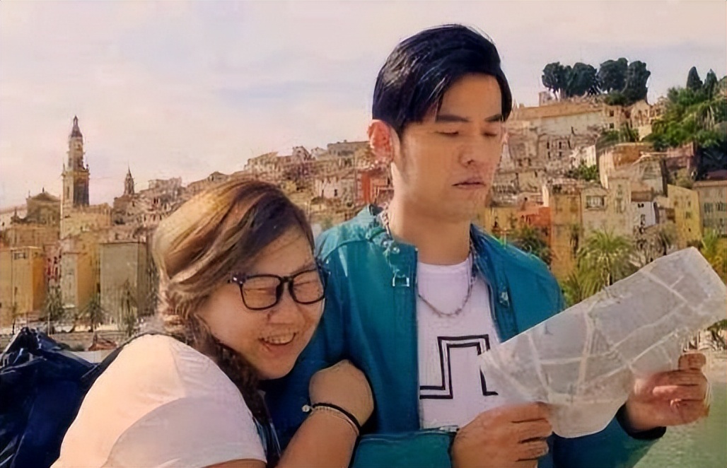 周杰伦|追着周杰伦打，拒绝周杰伦买饮料还态度强硬，助理王大妮太狂野