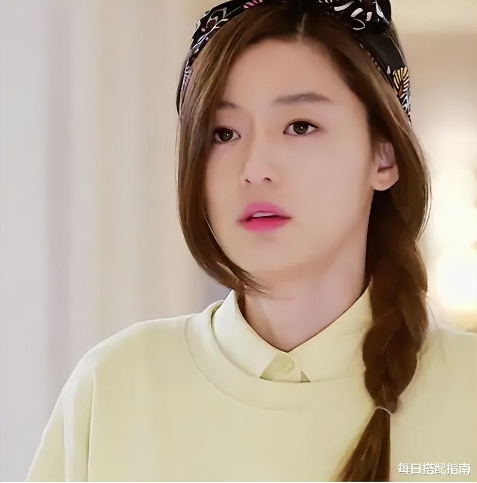 穿衣搭配 重温《来自星星的你》才发现：那时候的韩风穿搭，现在看也不过时