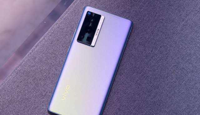 vivo|vivoX80Pro反差很大，5500mAh+天讥9000！高配置都备齐了