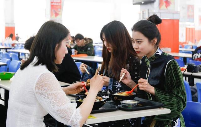 大学女生全家转阳,请室友帮忙邮寄布洛芬,室友的操作真“下头”