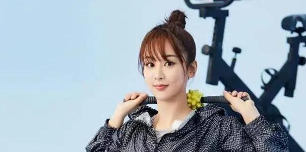 杨紫|杨紫透露新消息，搭档帅气让人心动，看阵容要火的节奏