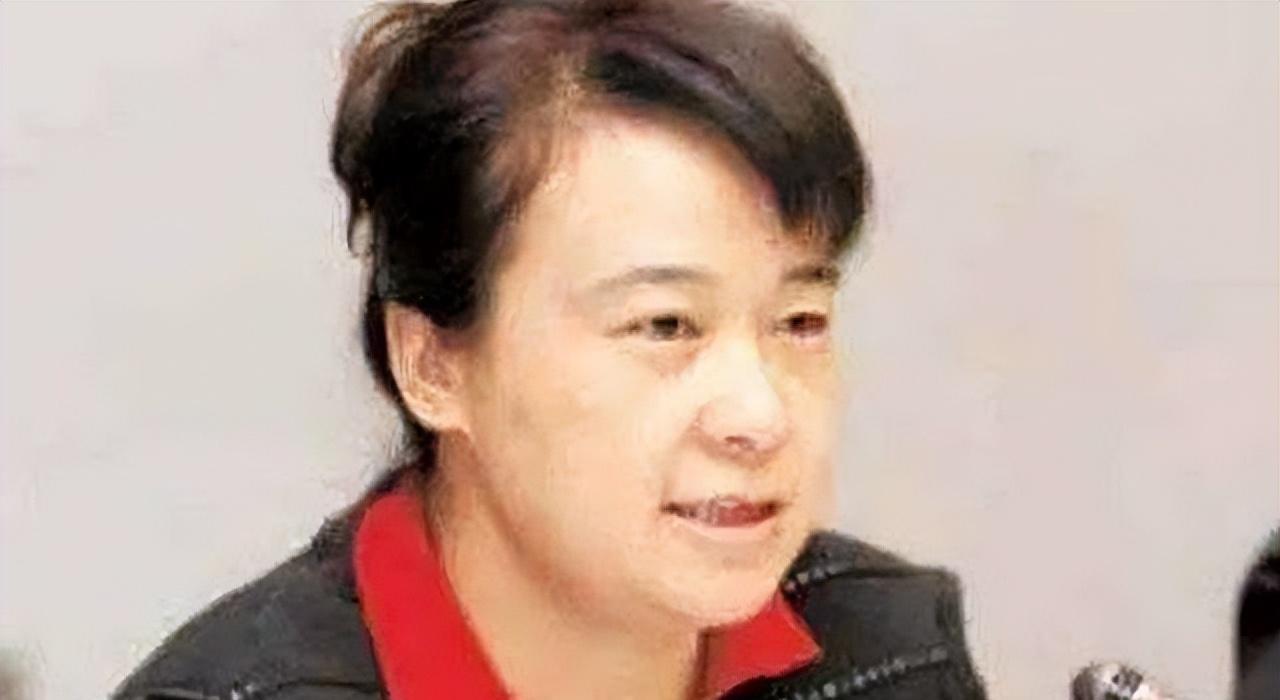 “烟草女掌门”卢平,借情人之手挪用公款超4亿,最终自食恶果