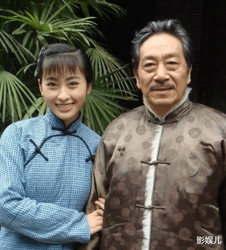 李坤城|娱乐圈“爷孙恋”现状：8年后，小40岁女友被“折磨”成这样