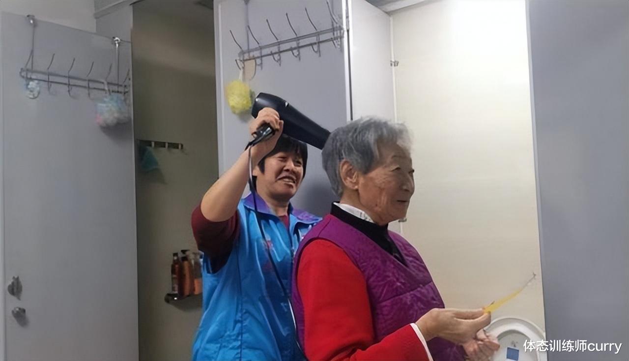 |冬天几天洗一次澡比较好?为了健康,中老年洗澡,请牢记5要点