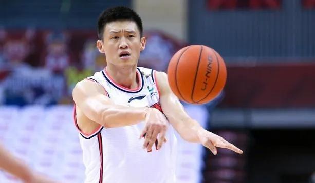 辽宁男篮|张镇麟被批，杨毅调侃，周鹏点拨继伟，李晓旭低调，李月汝示爱