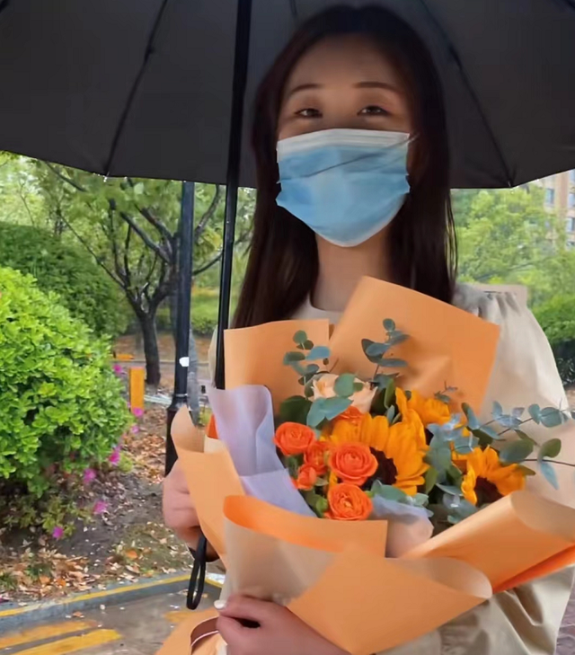 鞠婧祎|陈亚男拜访老友立新人设,全程沟通像剧本,网友:团队导演太业余