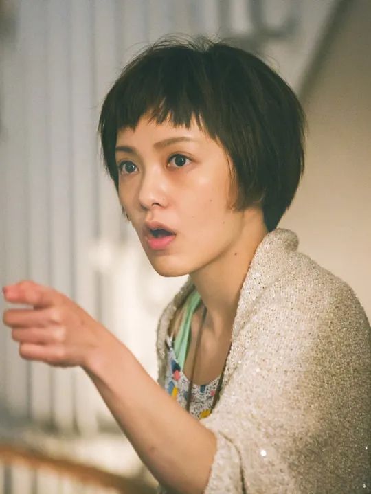 乘风破浪的姐姐 浪姐服装丑出新高度！豹纹裤，花皮草…造型师你没事吧