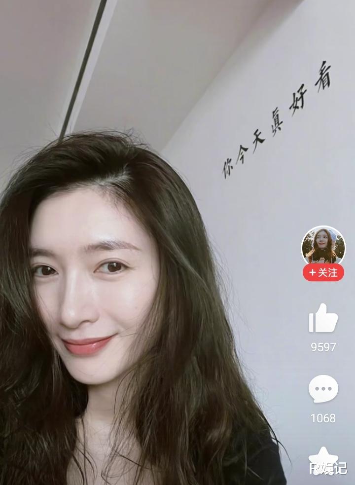 乔欣|江疏影晒自拍翻车：长相显老，鼻子好大，算不上美女