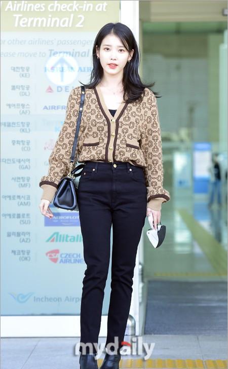 鲍喜顺|韩国女星李知恩活动新图超靓！清丽脱俗美得不可方物