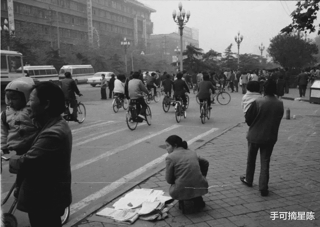 秘书|身高90厘米的李创利:白手起家攒3亿身家,娶1米7女秘书并生一子