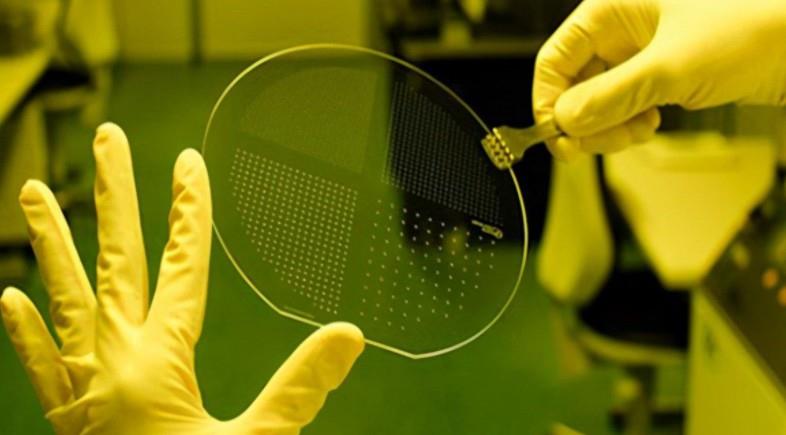 光刻胶|制造芯片的关键材料，日本光刻胶停止供货，却意外盘活中国半导体