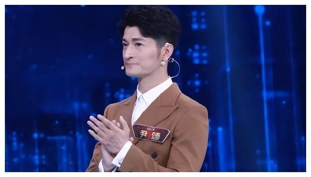 尹颂|央视新面孔尹颂：因外形帅气出圈，登上春晚事业稳定，女儿颜值高