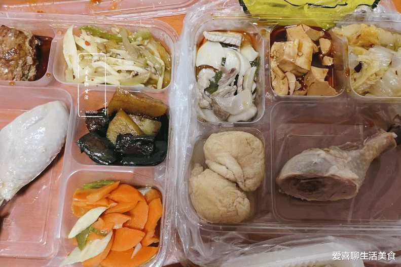 江苏女孩晒爸爸做饭与妈妈做饭对比走红,网友:同款父母,太真实!