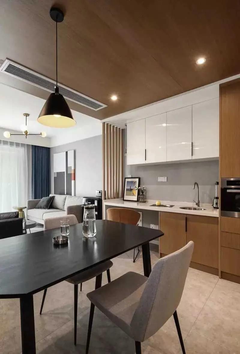 这套只有80多平的小户型真的开挂了,既有中西厨,还塞下了衣帽间