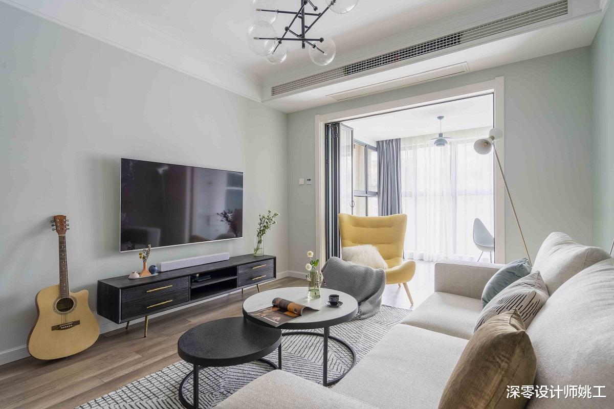 客厅阳台间墙垛太难砸,看着突兀影响美观,4个设计技巧值得借鉴