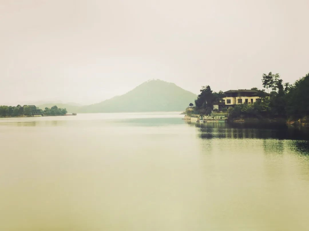 贺兰山|浙江千岛湖——乘船上岛很无聊，不如省钱泡酒店！