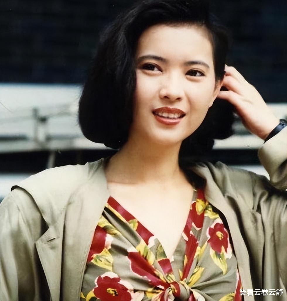 蓝洁瑛|“从红极一时到落魄”的3位女星,每个都很可怜,还有人捡菜叶吃