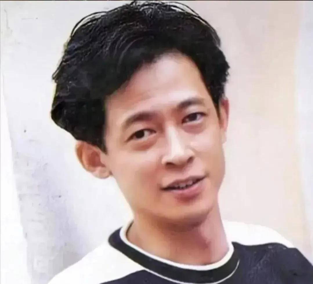 王志文|王志文：历经多个女神女友，如今娶了富婆妻子，做饭也是一种幸福