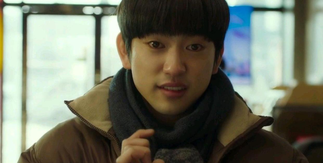 朴珍荣|一人饰两角,演技满分:朴珍荣在新片《圣诞颂歌》中表现格外突出