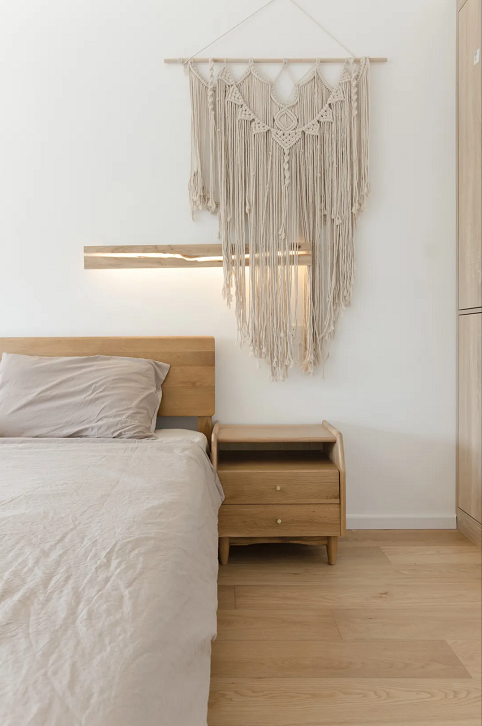 70㎡旧房改造，全屋网红色，客厅像蜗居，完工后却很浪漫