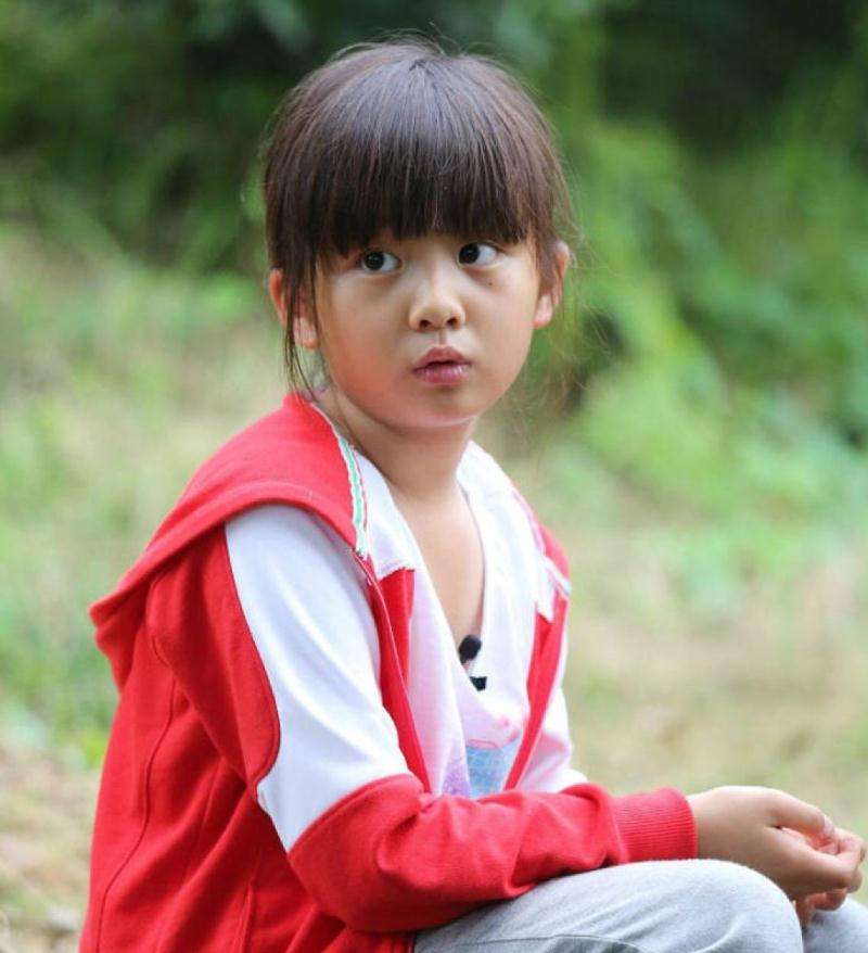 爸爸去哪儿|《爸爸去哪儿》10位女孩颜值变化大：丑萌的已逆袭，最美的到了尴尬期