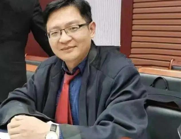 真的有律师愿意为劳荣枝辩护,而且是免费代理。