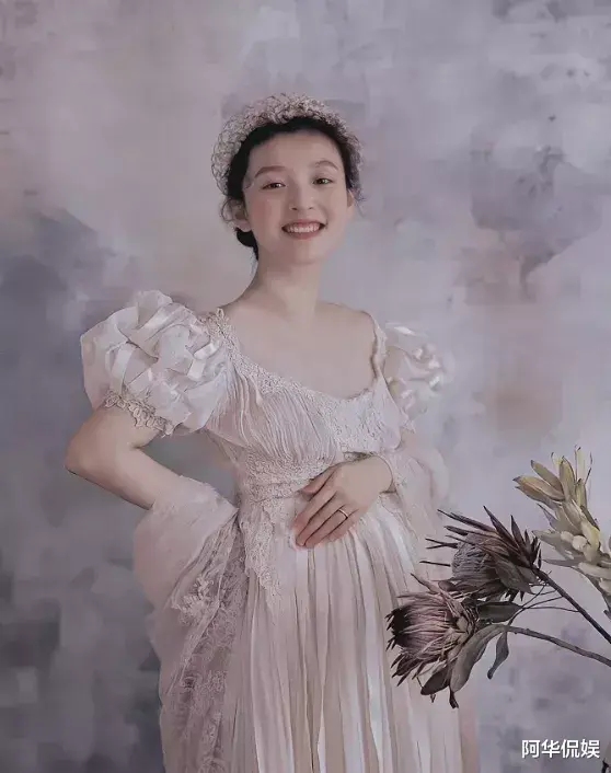 吴倩|顶流女星为爱隐婚生女,怀孕期间老公却和别人大秀恩爱:刚刚官宣离婚,恭喜 !